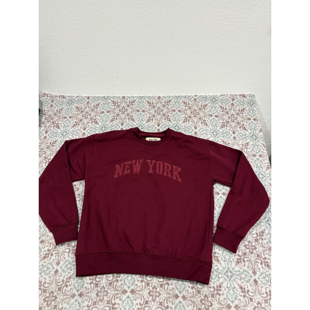 New York Popular Mens Maroon Crewneck Sweatshirt Embroidered Graphic Size L